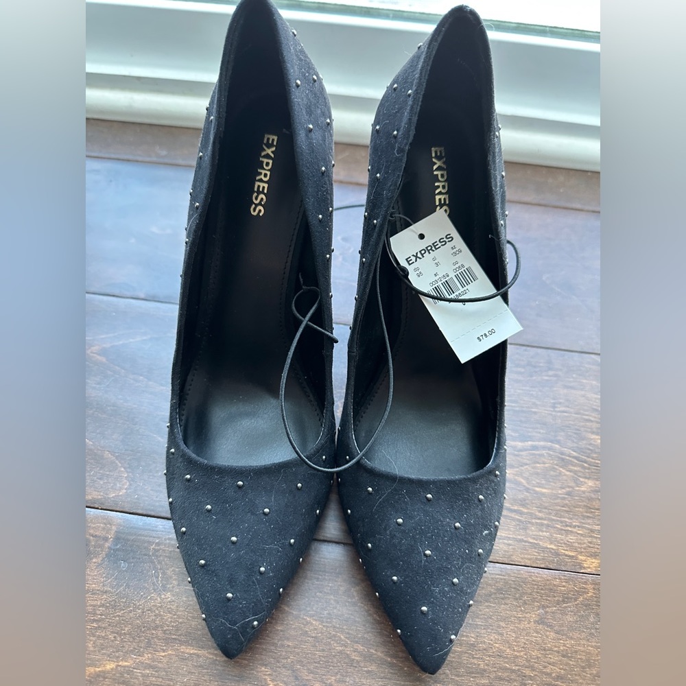 Express high heel in size 8